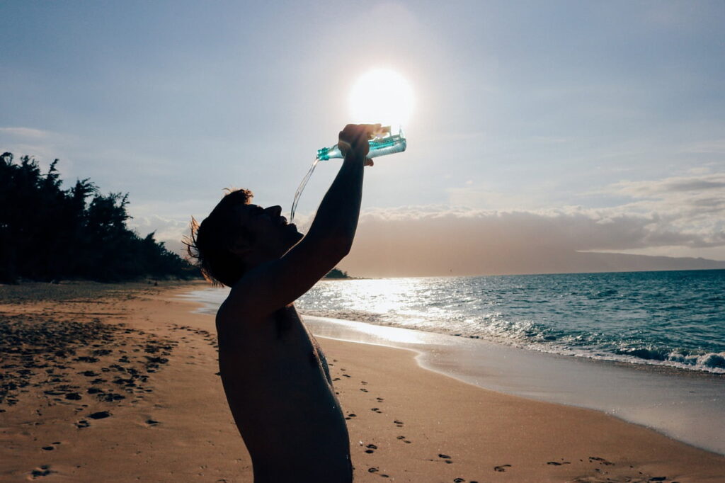 Scopri cosa succede al tuo corpo se segui i sorprendenti trucchi della nonna per bere acqua e dimagrire velocemente!