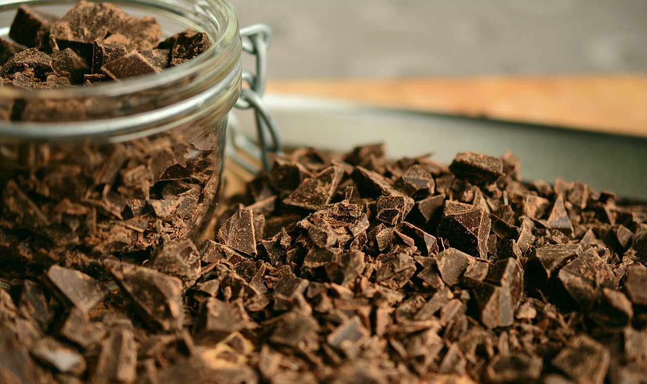 Scopri l'incredibile effetto sul corpo mangiando 100g di cioccolato e tre caffè al giorno! Glicemia colpita!