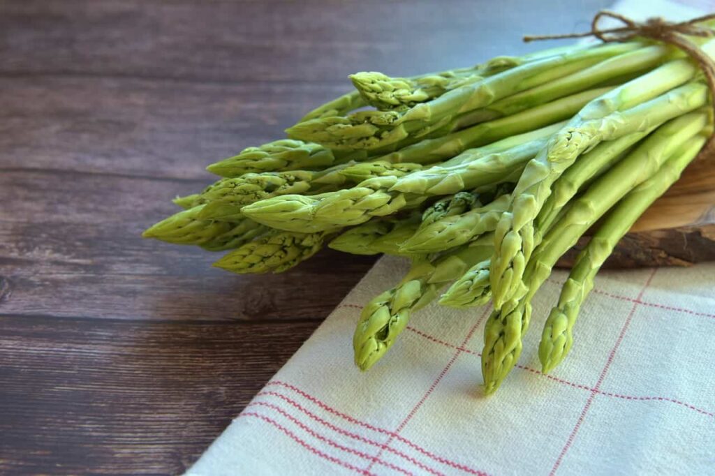 Scopri cosa accade se assapori gli asparagi con il colesterolo alto: un rivelazione sorprendente!