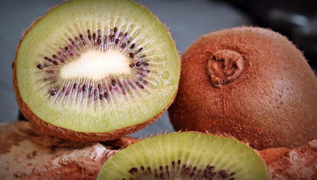 Scopri gli incredibili effetti del kiwi quotidiano per chi ha la glicemia alta!