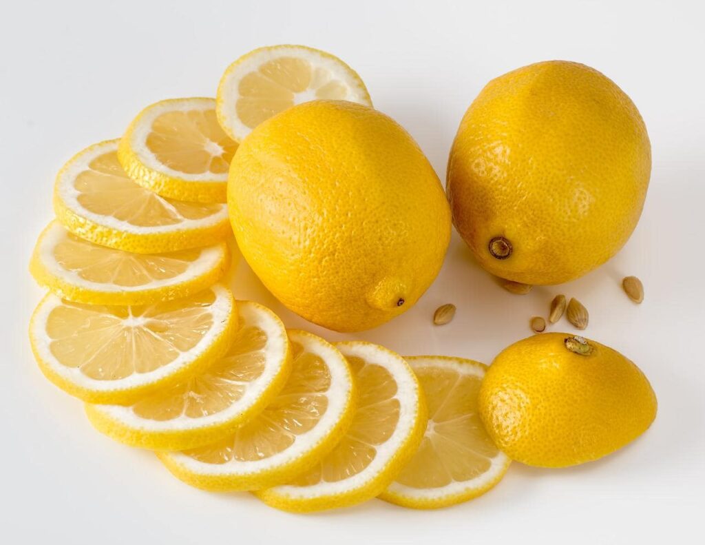 Scopri gli straordinari benefici di bere succo di limone ogni giorno!