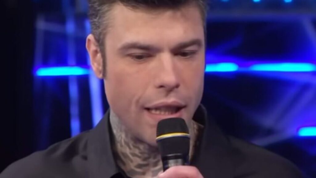 Fedez rassicura i fan dopo la confusione a Sanremo e svela la verità sulla sua salute