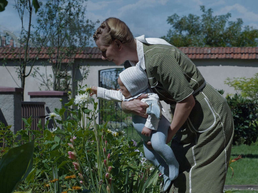 La zona d’interesse di Jonathan Glazer torna al cinema dal 26 al 29 gennaio in occasione del Giorno della Memoria.