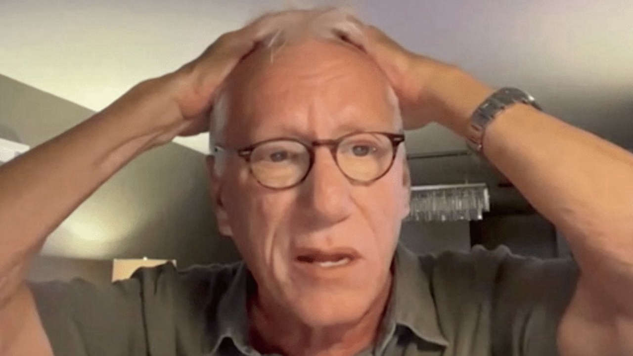 James Woods in lacrime dopo che la sua casa è sopravvissuta alle fiamme, un vero miracolo