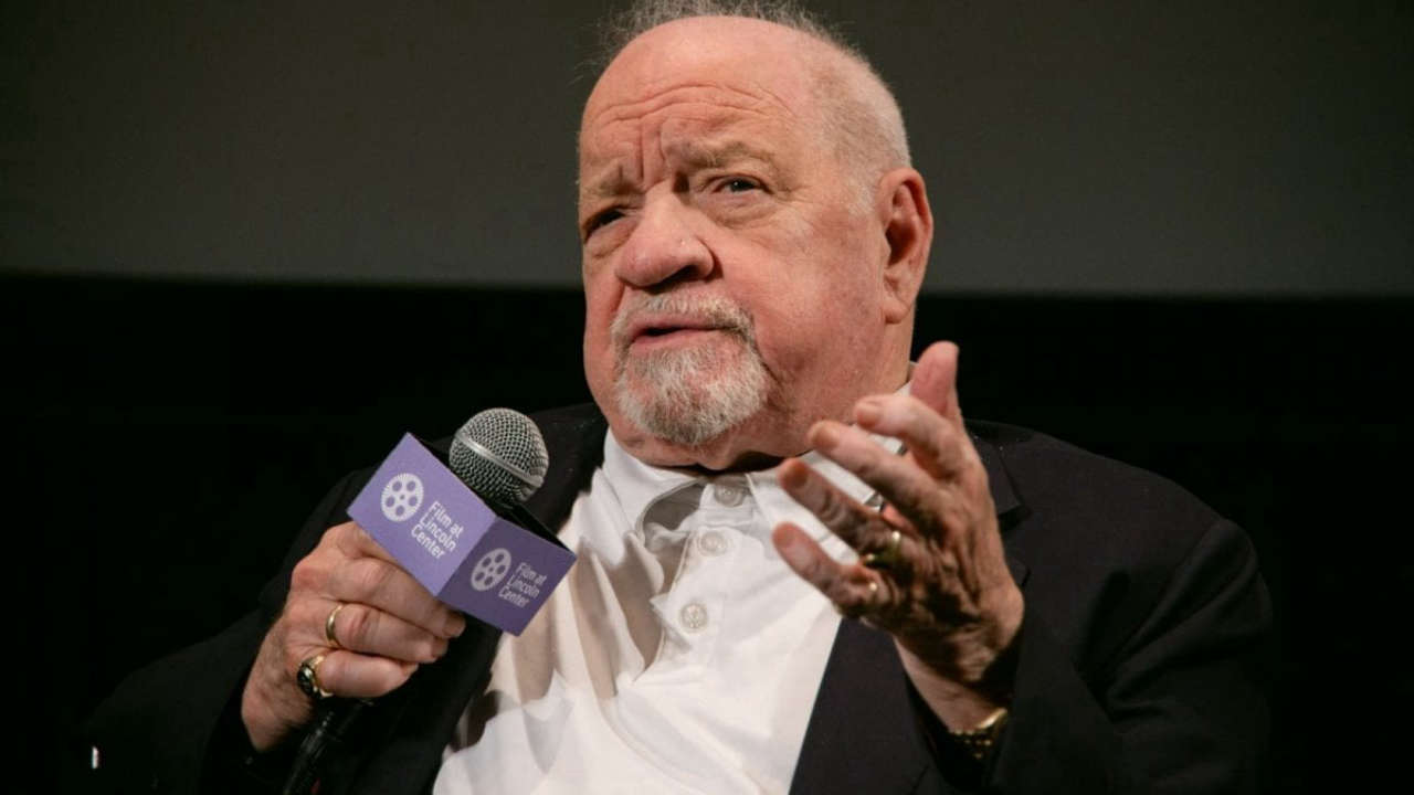 Paul Schrader sostiene che l’AI è in grado di imitare i grandi narratori, affermando che ogni idea proposta da ChatGPT era valida.