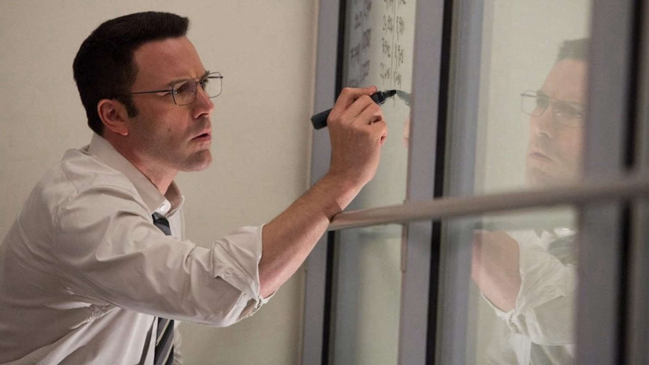 The Accountant 2: Ben Affleck e Jon Bernthal svelano la prima immagine ufficiale del sequel.