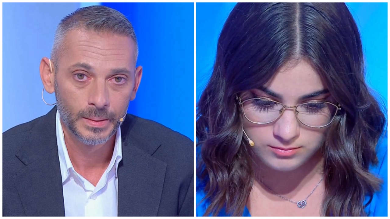 A C’è posta per te Rachel perdona il padre che l’aveva abbandonata, dichiarando che la sua assenza le aveva fatto sentire sbagliata.