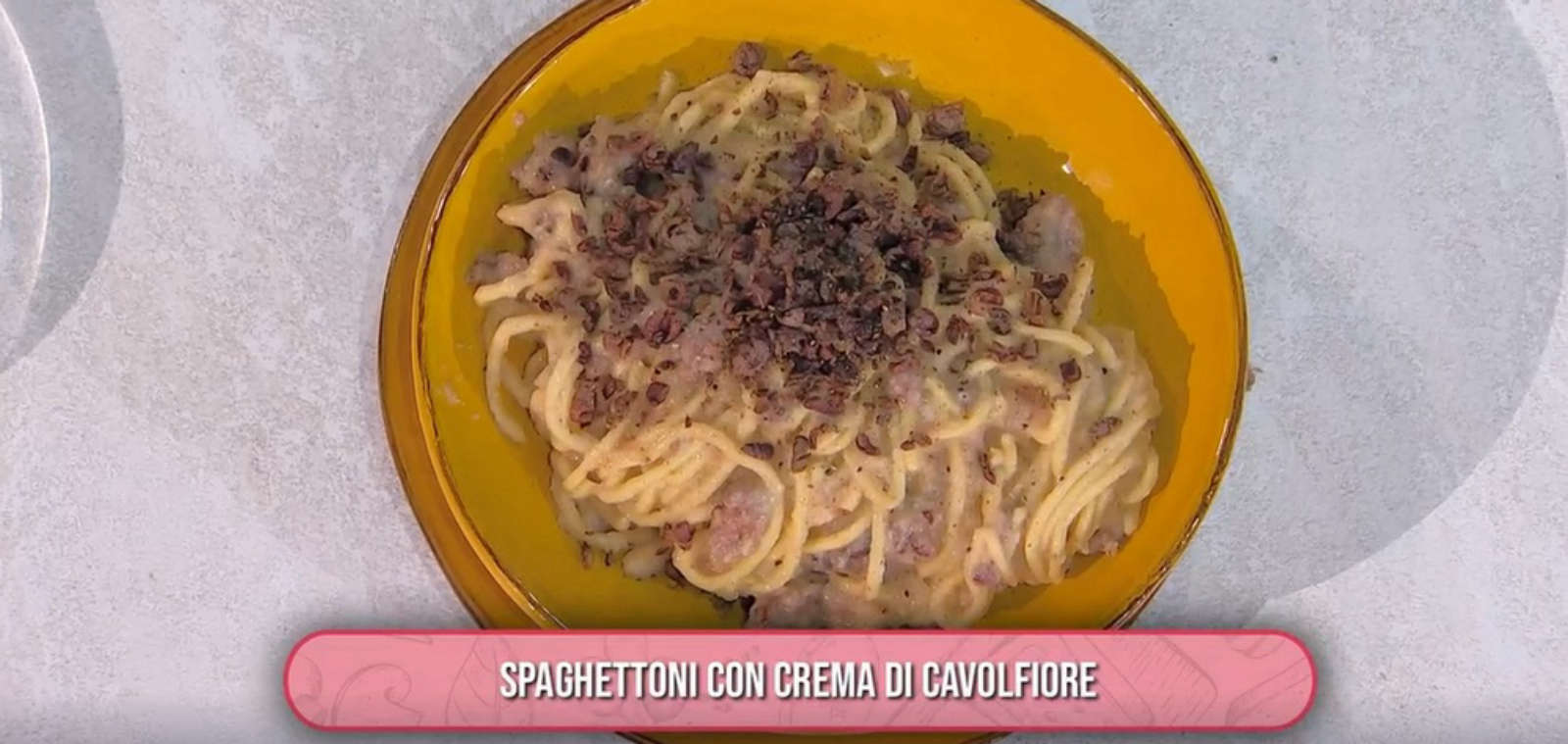 Spaghettoni con crema di cavolfiore di Federico Fusca | É sempre mezzogiorno, 21 gennaio 2025