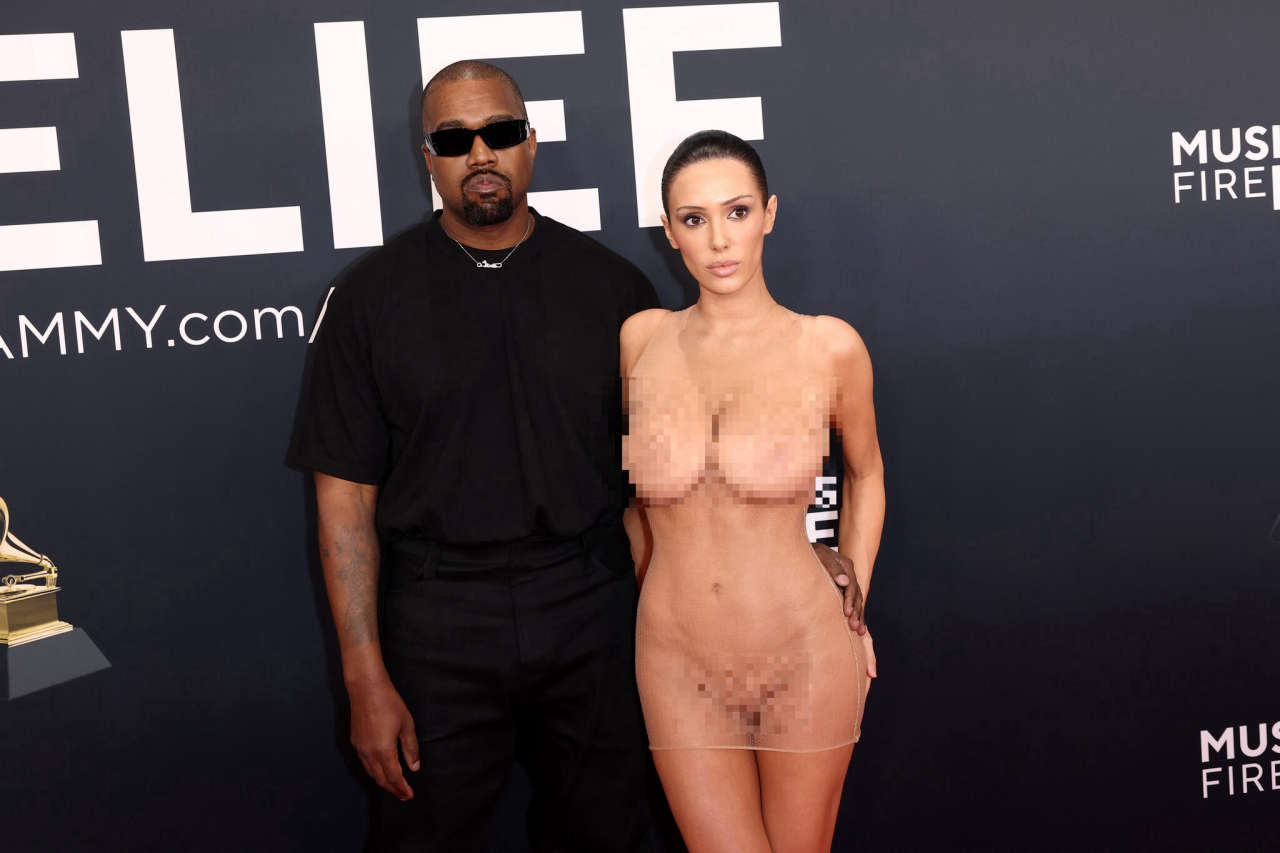 Kanye West e Bianca Censori: il look audace ai Grammy 2025 scatena polemiche e conferma il loro amore per la provocazione