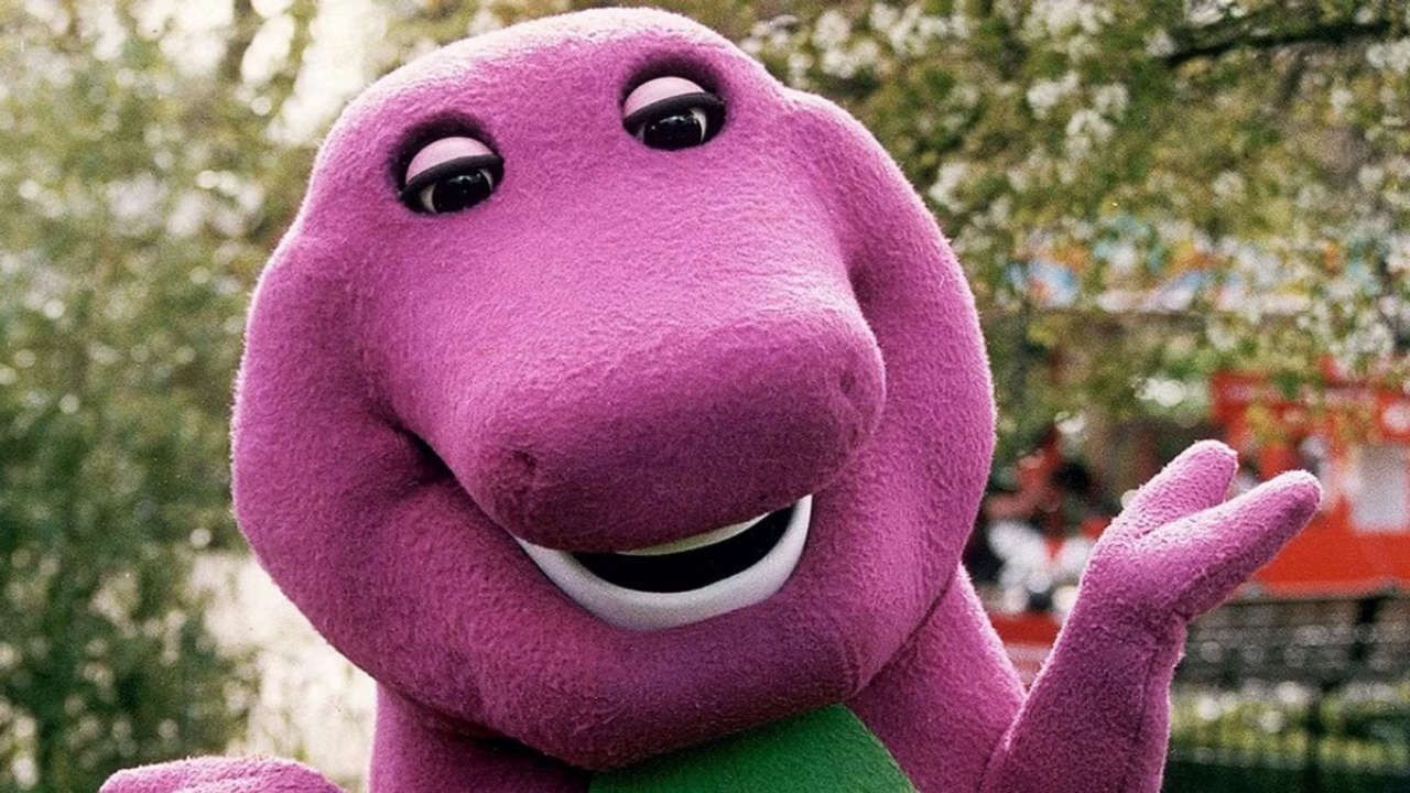 Barney: Ayo Edebiri Trasforma il Dinosauro Amato in un Film Adatto agli Adulti con Atmosfera Surreale