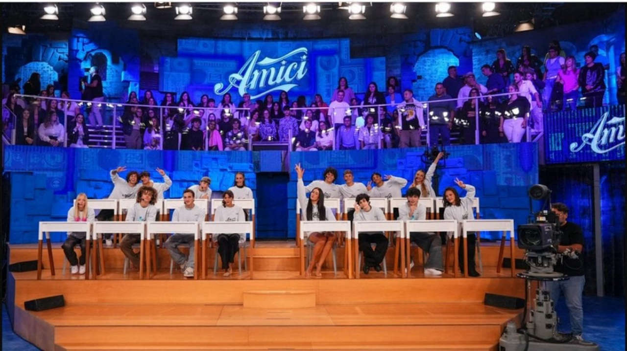 Amici 24: Colpi di scena e emozioni forti nella gara di canto del 2 marzo, con Giorgia giudice d’eccezione