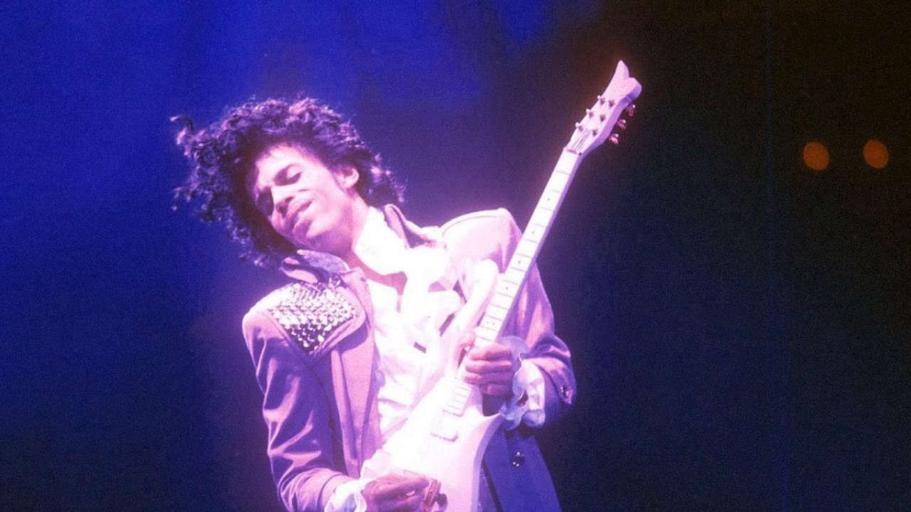 Documentario su Prince cancellato: i retroscena di una decisione controversa e le reazioni degli eredi dell’artista