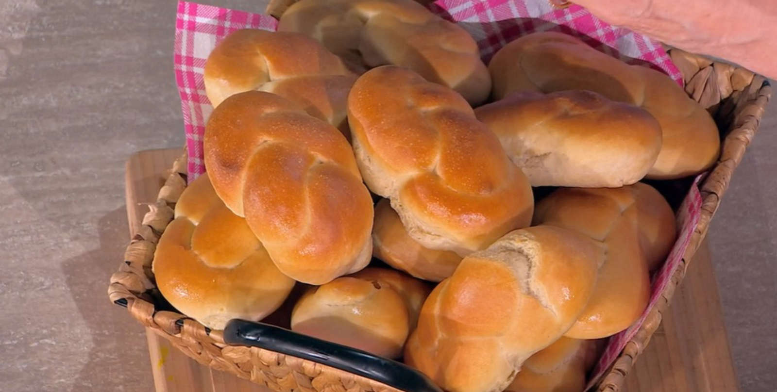 Abbracci di pane di Fulvio Marino | É sempre mezzogiorno, 3 febbraio 2025