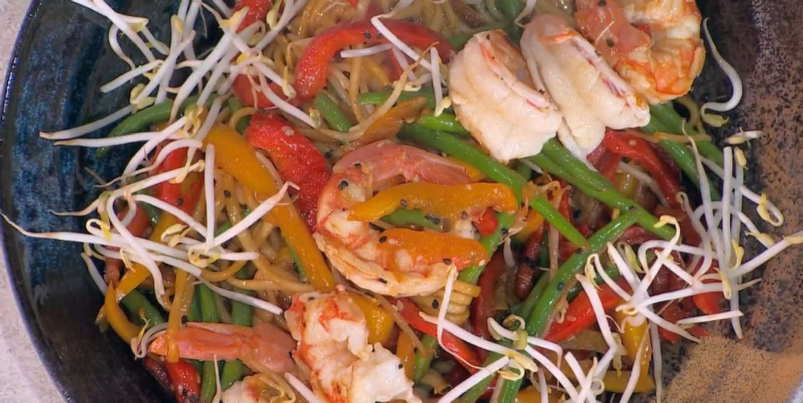 Yaki Udon con Gamberi e Verdure di Francesca Marsetti | É sempre mezzogiorno, 24 febbraio 2025